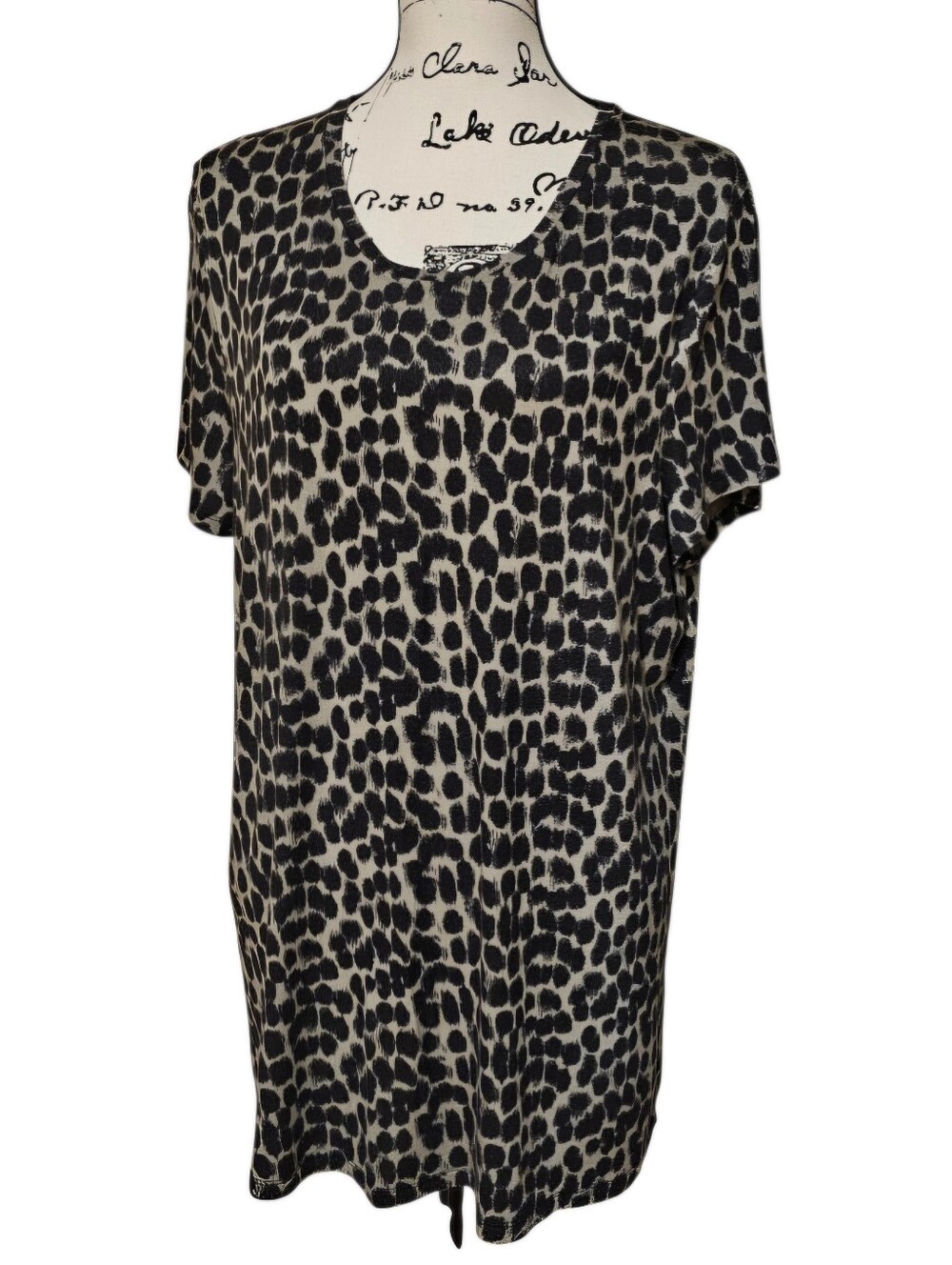 Banana Republic Black and Cream Leopard Print Short Sleeve Top